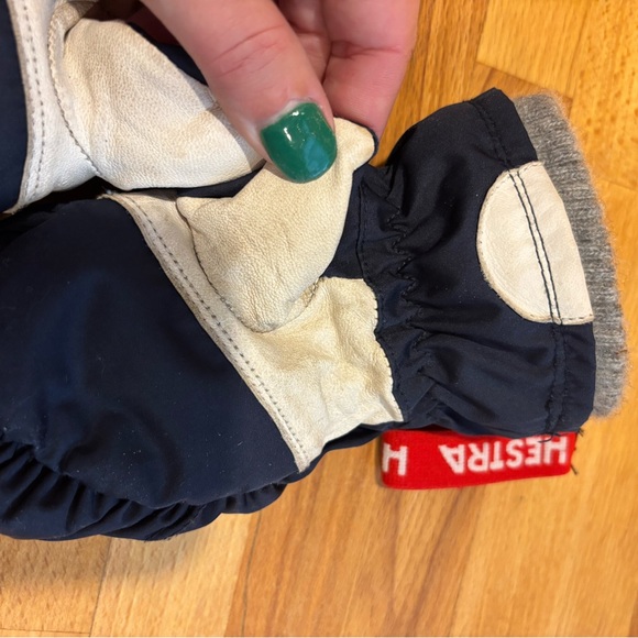 Toddler Hestra Size 2 Gloves - Picture 3 of 4